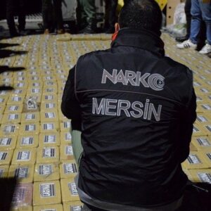 mersin limaninda 587 kilogram esrar yakalandi ayYBXKTE
