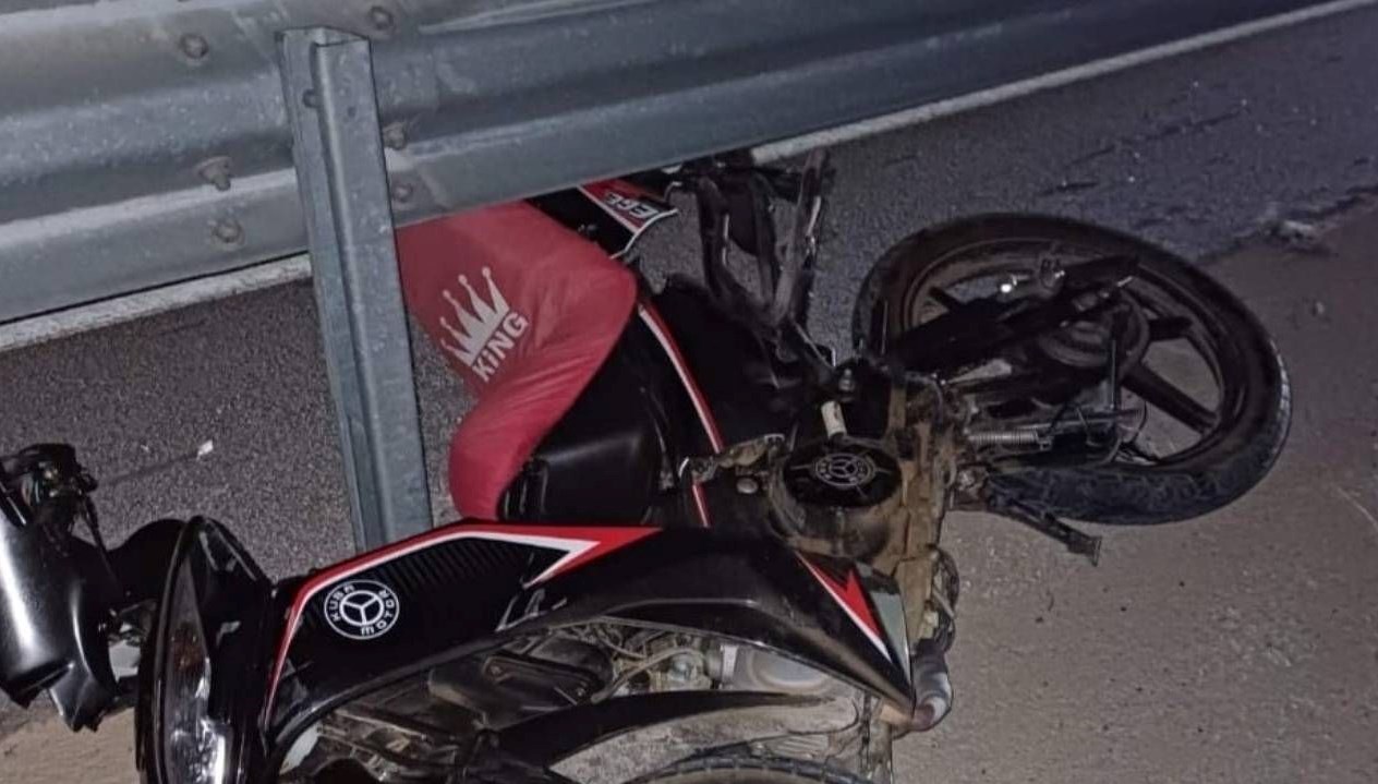 bariyere carpan motosikletin surucusu oldu dP5TBuBk