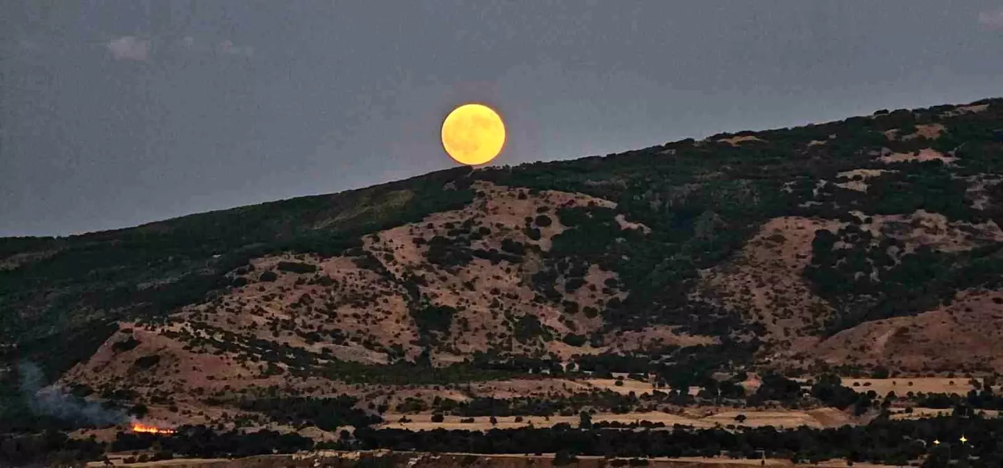 Bitlis’te Kanlı Ay Tutulması