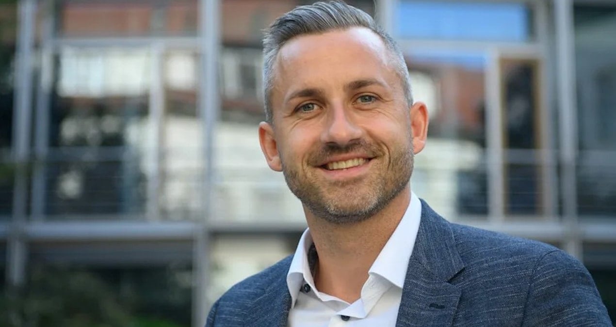 hitler ruhu hortladi asiri sag geliyor D6bHn1bn