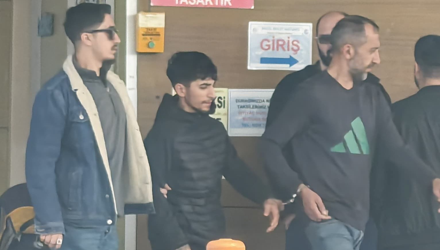 bursada uyusturucuoperasyonu 2 gozalti WRwNN94e.jpg