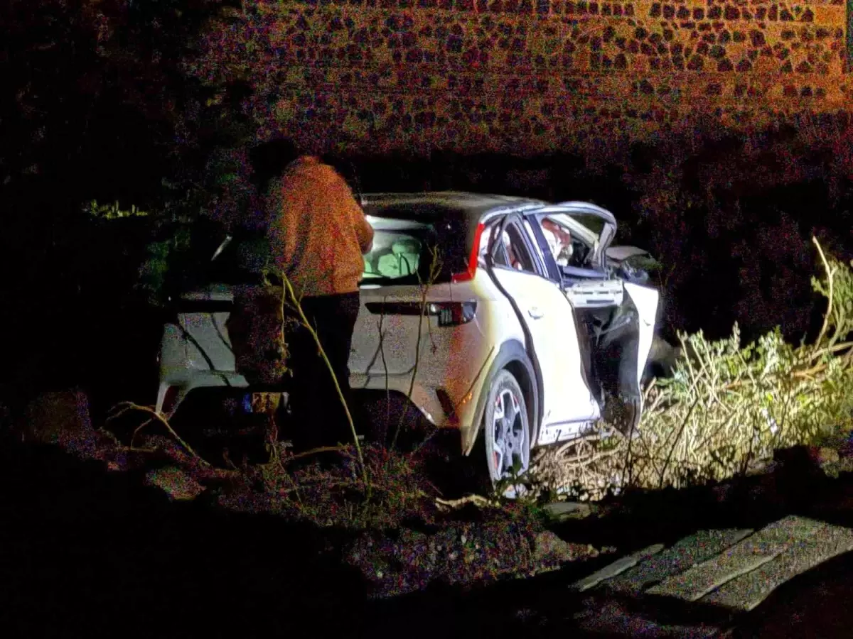 Diyarbakır’da Uyuşturucu Sürücüsü Kazaya Neden Oldu diyarbakirda uyusturucu surucusu kazaya neden oldu ikIpHapA.jpg