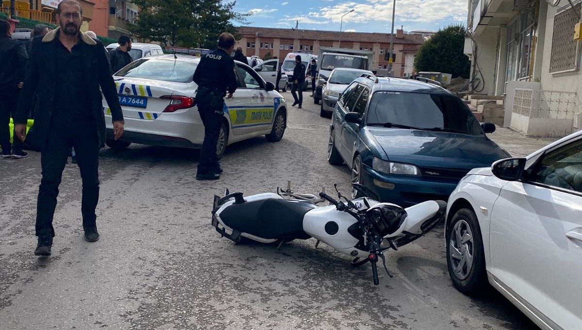 dur ihtarina uymadi 2 polis yaralandi lLrtl1z3.jpg