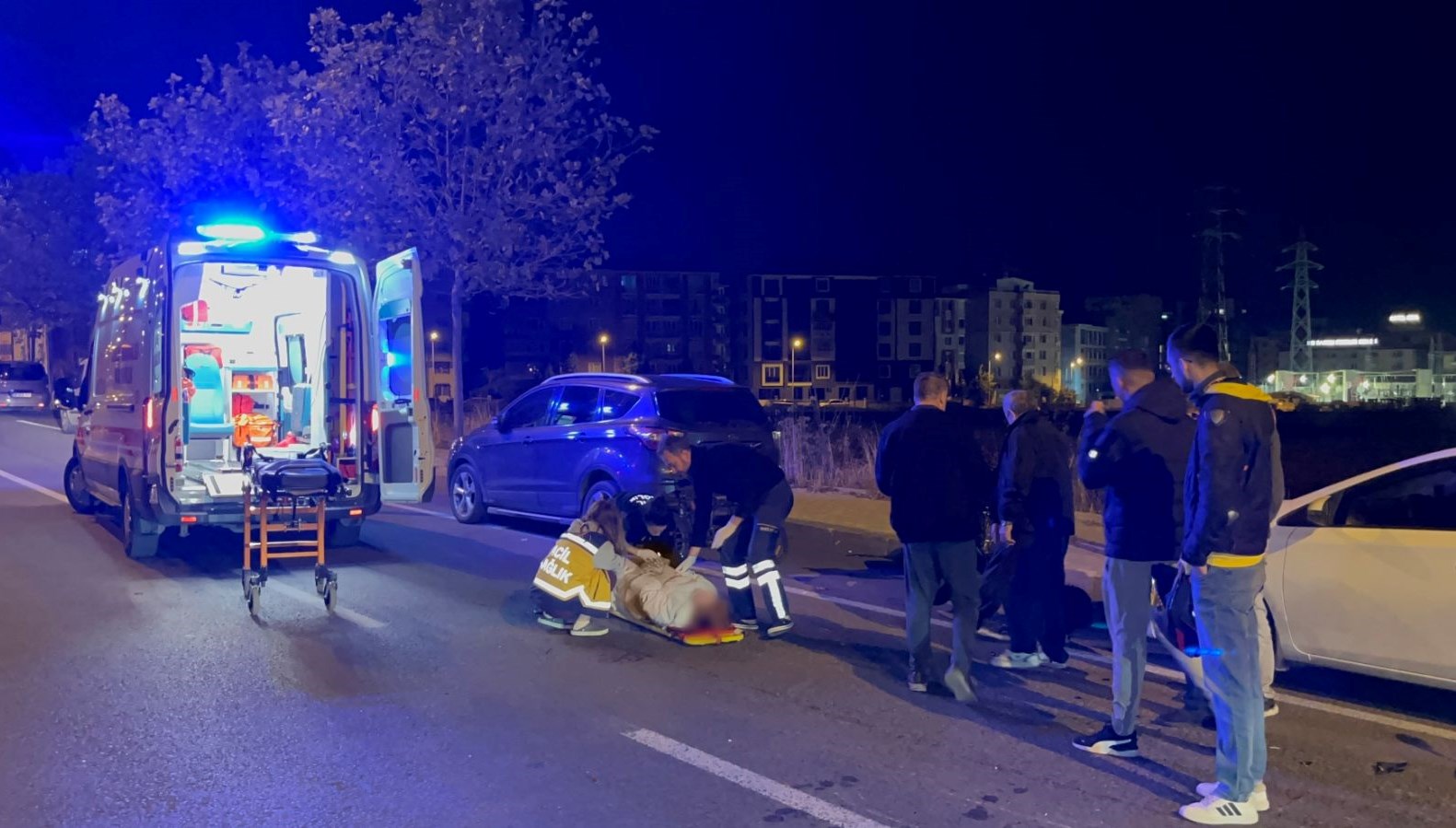 Ehliyetsiz sürücü park halindeki otomobile çarptı ehliyetsiz surucu park halindeki otomobile carpti 3OBlTzzS.jpg