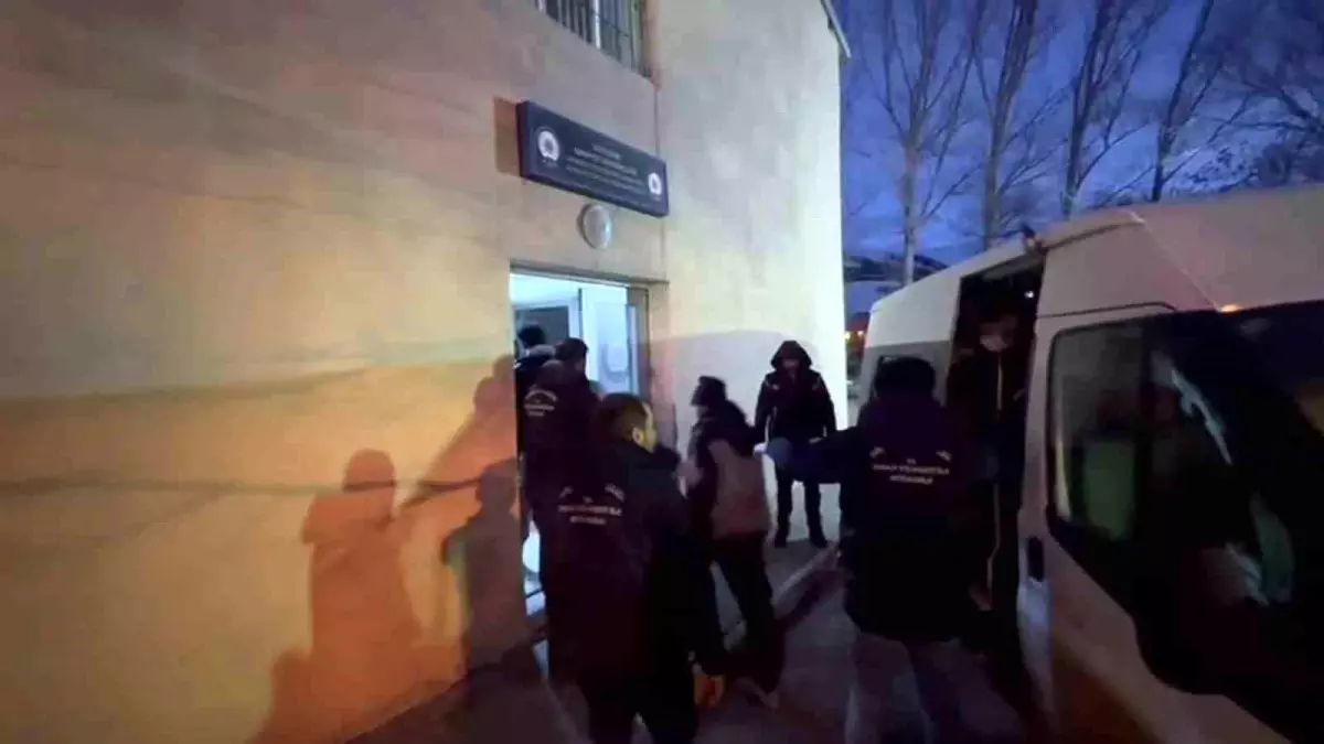 erzurumda kacak gocmen operasyonu 20 yakalandi 3 tutuklandi EMgn6Z2e.jpg