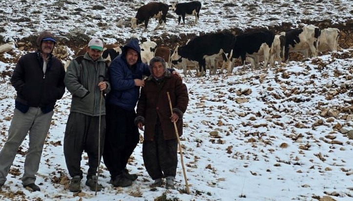 kar yaginca yaylada mahsur kalan kadini komsulari kurtardi BhHMvZ3G.jpg
