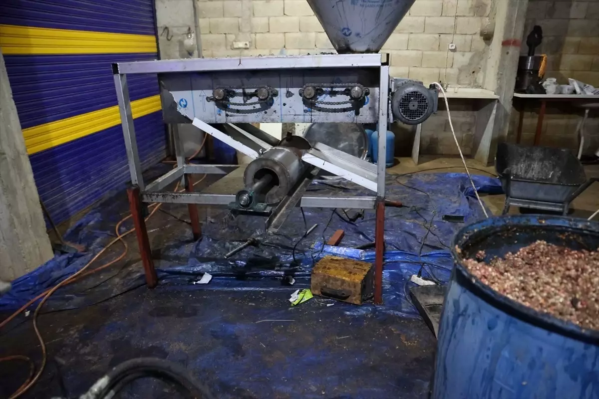 Kilis’te Hijyenik Olmayan Nar Ekşisi İmalathanesi Kapatıldı kiliste hijyenik olmayan nar eksisi imalathanesi kapatildi mnAmZYqu.jpg