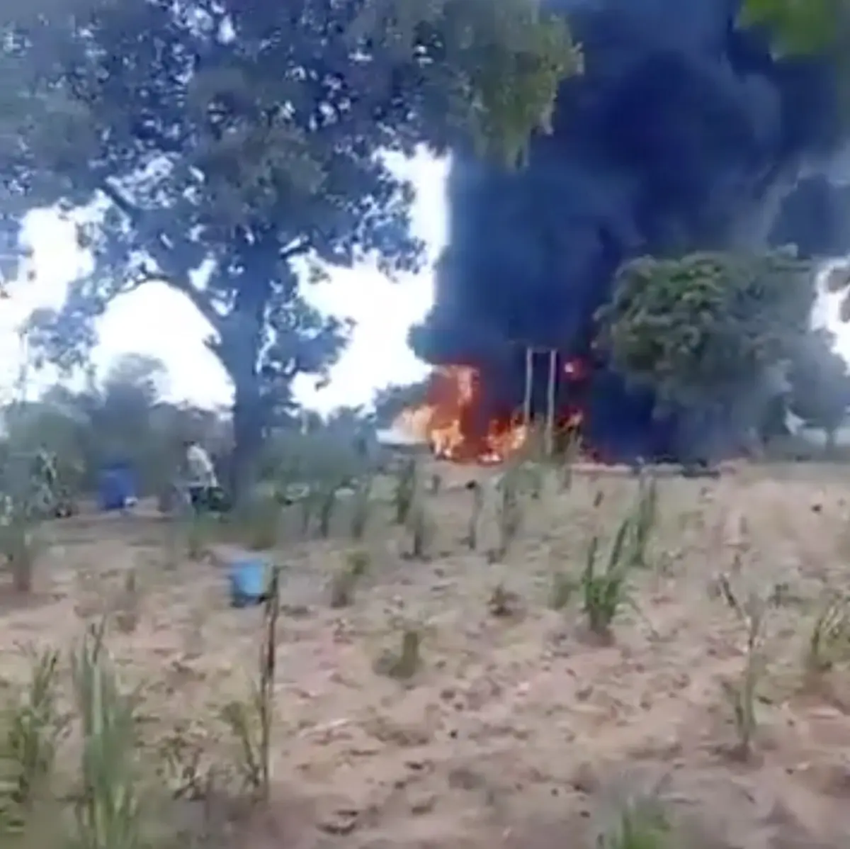 nijeryada tanker patlamasi 42 olu kfkg199J.jpg