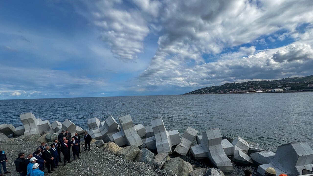 turkiyenin dev deniz ticareti hamlesi iyidere lojistik limani JW9xaR2T