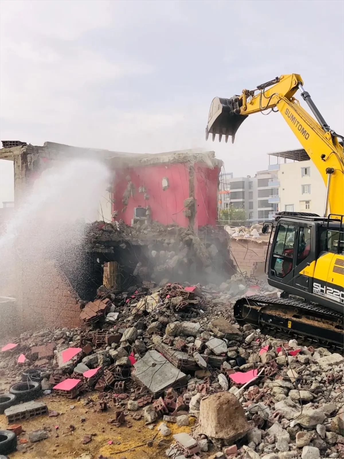 Batman’da 30 Riskli Yapının Yıkımı Gerçekleştirildi