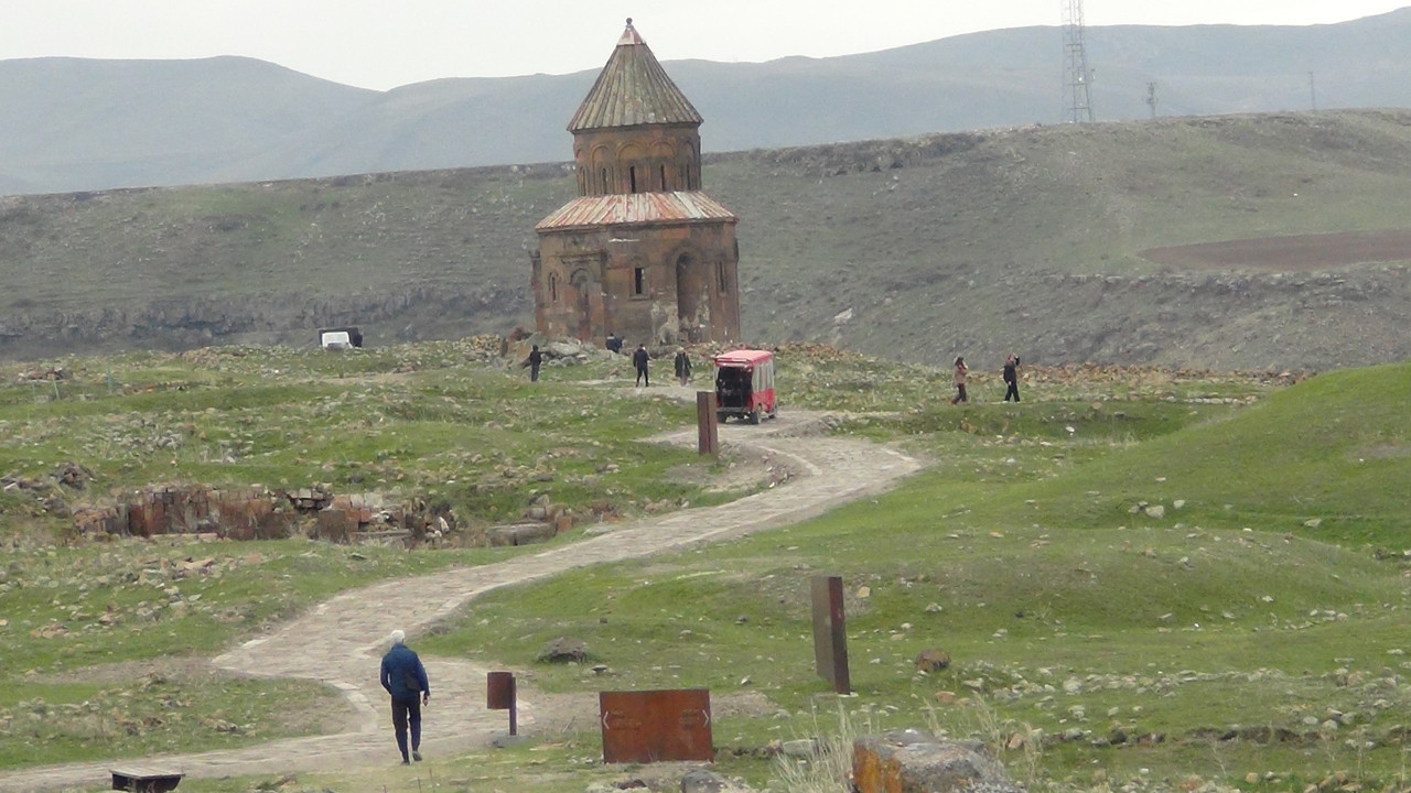 İpek Yolu’nda Tarihin İzleri: 40 Kapılı Kayıp Şehir Ani