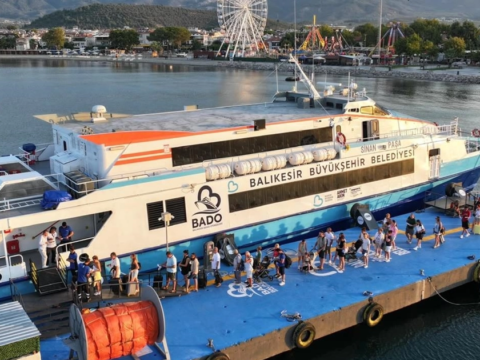 Balikesirde akcay midilli seferlerine yogun ilgi zIAqIQgg