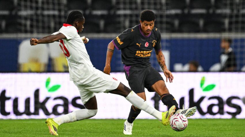 Galatasaray 2 golle yenildi B9594B7J